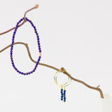 Armbånd med lapis-lazuli og guld fra JINS hos Shining You