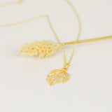 Blomsterblad vedhæng forgyldt fra MaraAger hos Shining You