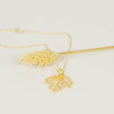 Blomsterblad vedhæng forgyldt fra MaraAger hos Shining You