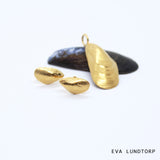 EVA LUNDTORP NATURE Blåmusling øreringe forgyldt sølv hos Shining You