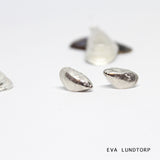 EVA LUNDTORP Blåmusling sølv øreringe hos Shining You