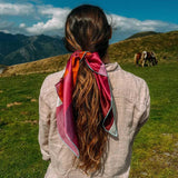 Curiosity silke bandana tørklæde fra A PRAYER INTO THE WORLD hos Shining You