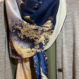 Dignity_silke_chiffon_tørklæde_aprayerintotheworld hos Shining You