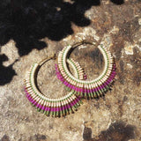 Creol perleøreringe pink og grøn fra @pearlpardon hos Shining You