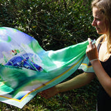 Unfurling silke-tørklæde fra A Prayer into the World hos Shining You