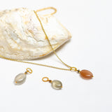 Moon Drops - Vedhæng med månesten og rådiamant