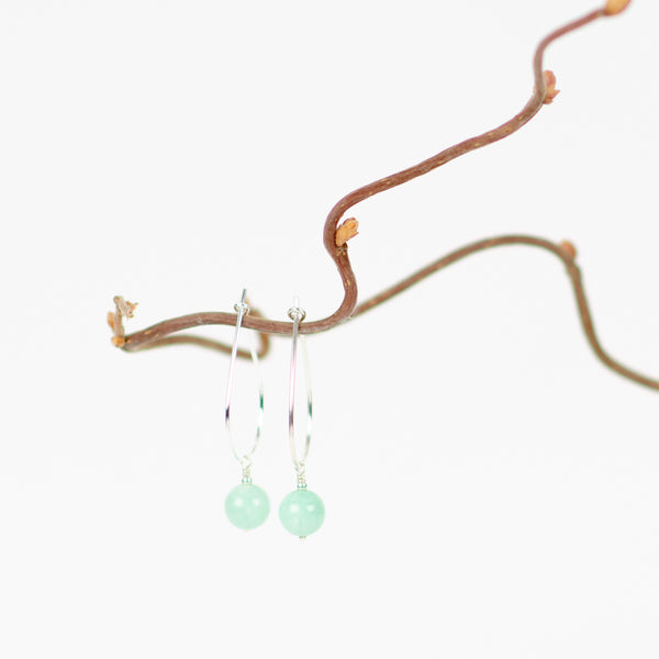 Lysegrøn jade øreringe creoler fra JINs hos Shining You