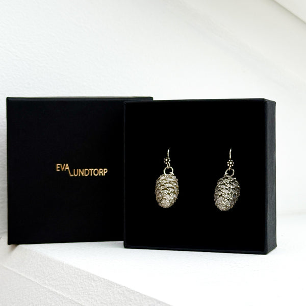 Ellekogle sølv-øreringe fra EVA LUNDTORP hos Shining You