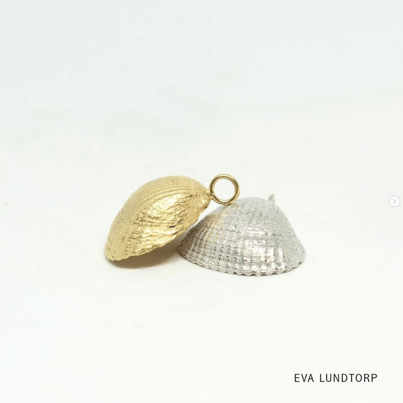 Musling vedhæng sølv  og forgyldt sølv EVA LUNDTORP hos Shining You