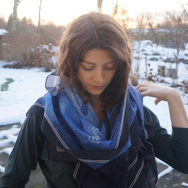 Freedom bomuld tørklæde fra A PRAYER INTO THE WORLD hos Shining You